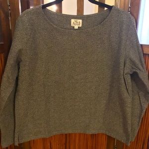 Me & Arrow Heather Gray Top